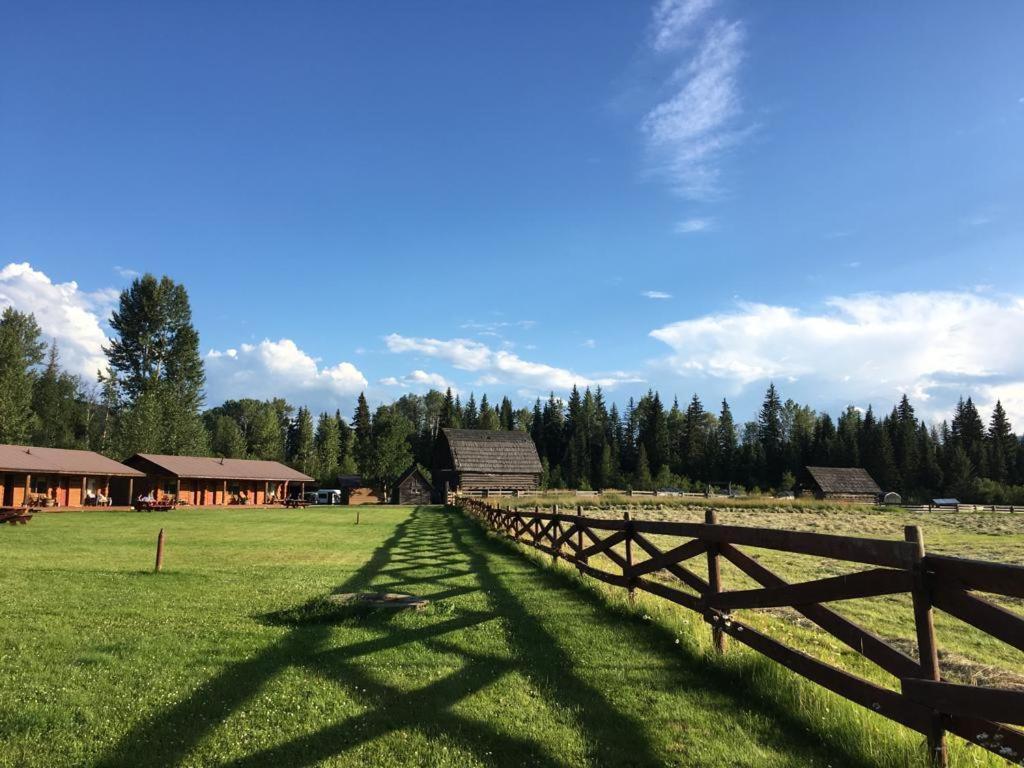Wells Gray Guest Ranch Hotel Clearwater Buitenkant foto