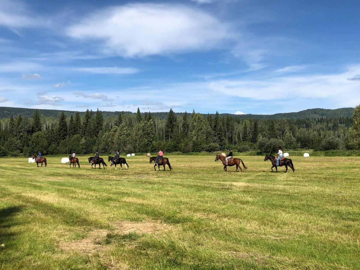 Wells Gray Guest Ranch Hotel Clearwater Buitenkant foto