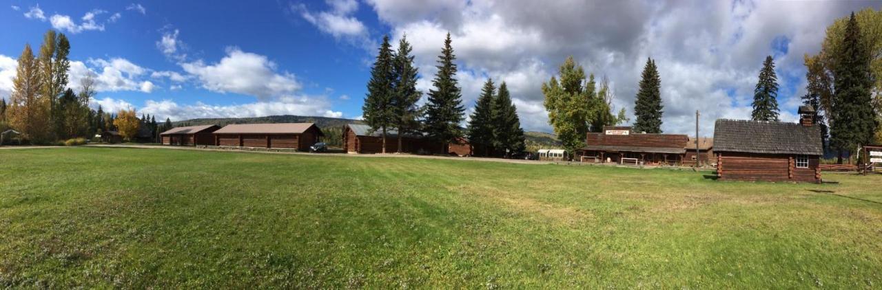 Wells Gray Guest Ranch Hotel Clearwater Buitenkant foto