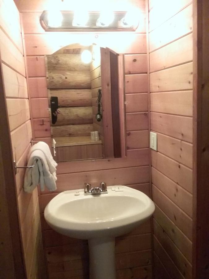 Wells Gray Guest Ranch Hotel Clearwater Buitenkant foto